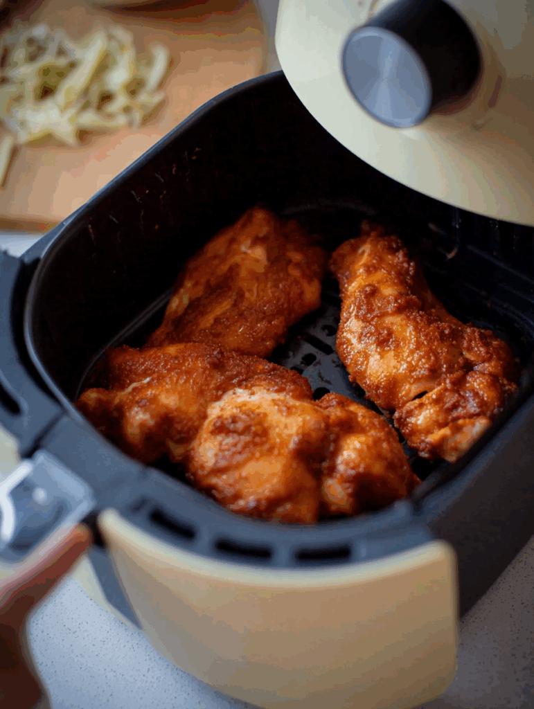 Cuisson de la poitrine de poulet à l’airfryer dans la friteuse