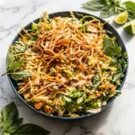 Salade croquante au poulet asiatique – Bowls healthy à la sauce cacahuète