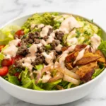 Bol de burger entièrement garni avec « sauce spéciale »