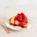 Cheesecake à la fraise avec croûte beurrée