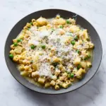 Pâtes aux petits pois et pommes de terre