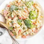 Salade de pâtes aux légumes et sauce ranch