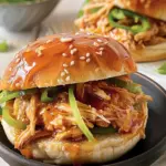 Burgers de poulet effiloché miel et ail à la mijoteuse